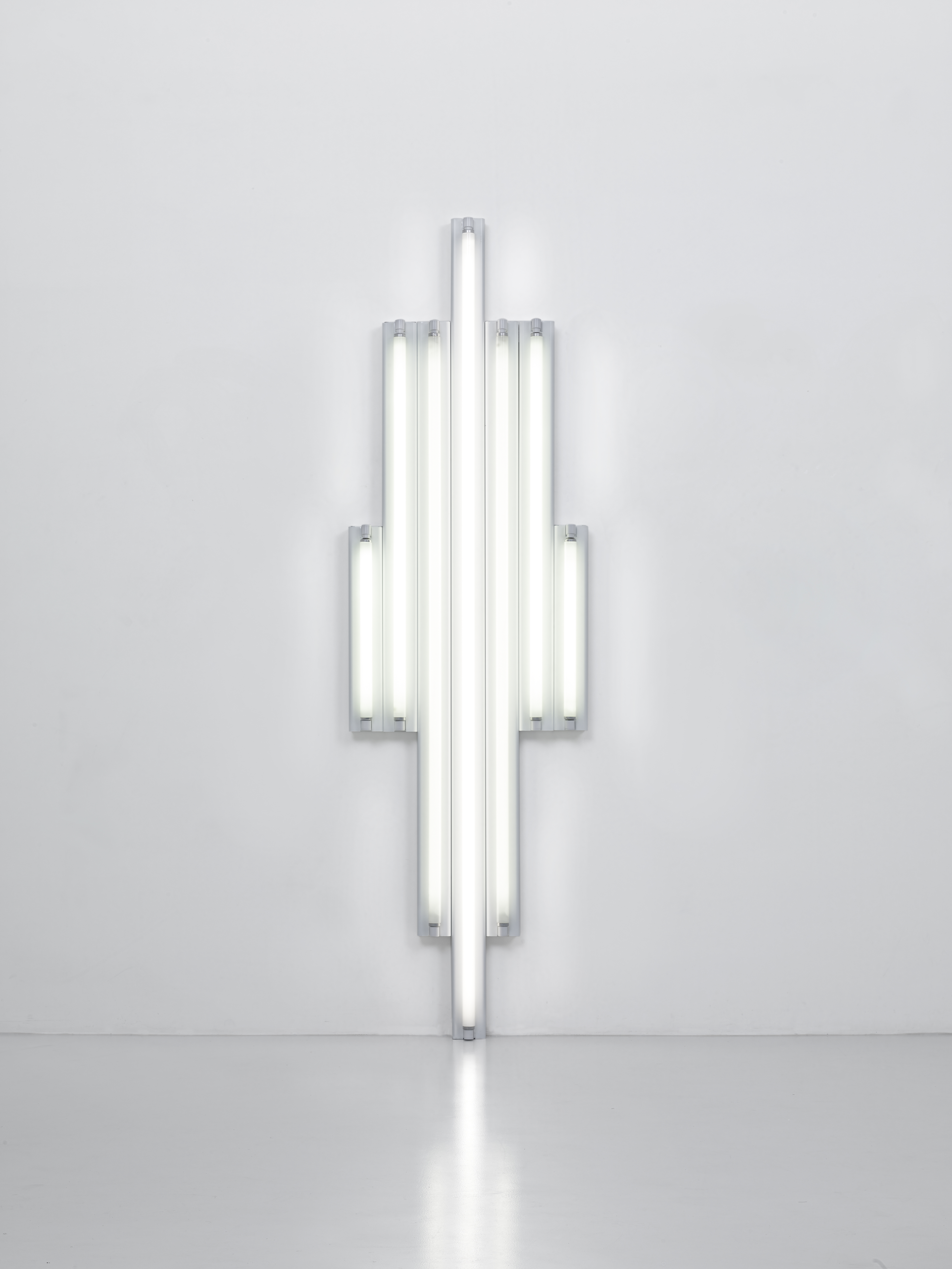 Dan Flavin Exhibition （Espace Louis Vuitton Tokyo） ｜Tokyo Art Beat