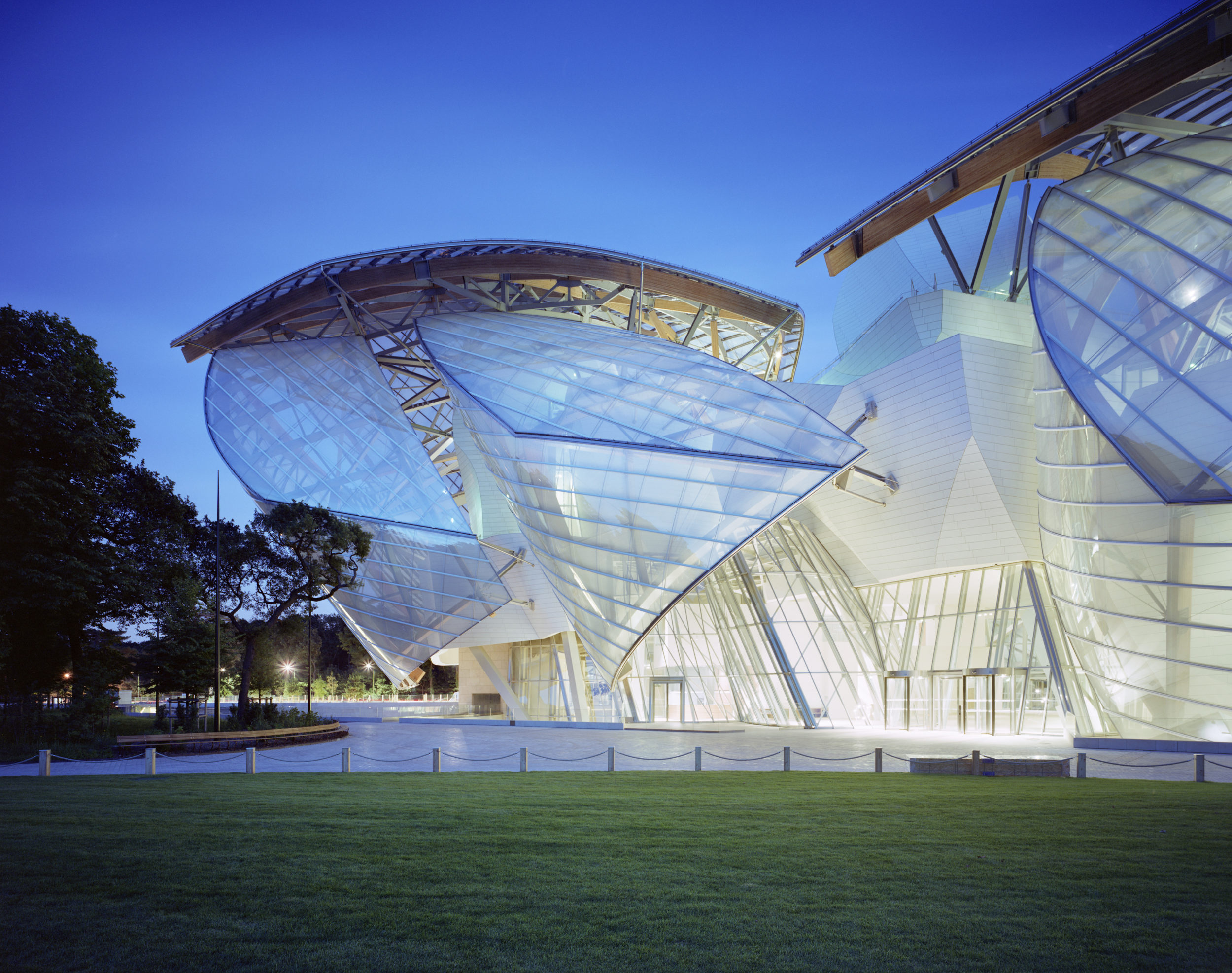The Fondation Louis Vuitton with your family